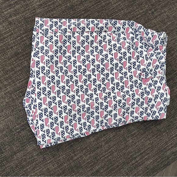 Vineyard Vines Flag Whale Printed Boulevard Shorts - Picture 4 of 13